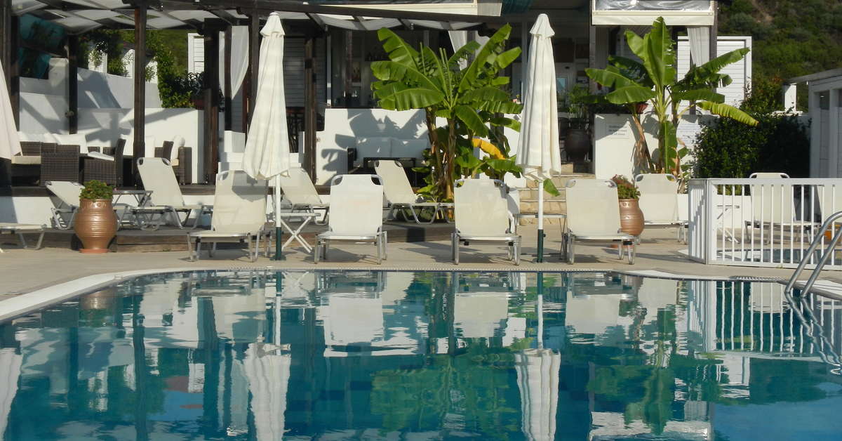 Een foto van het zwembad bij Ampelia Hotel