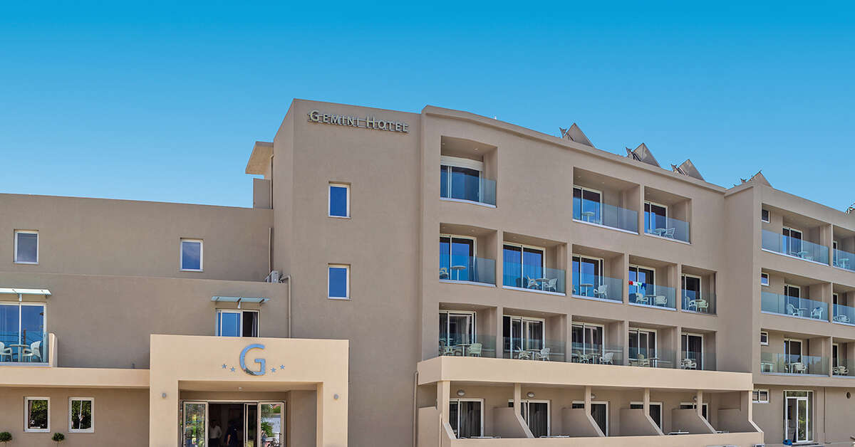 Een foto van de buitenkant van Cnic Gemini Hotel