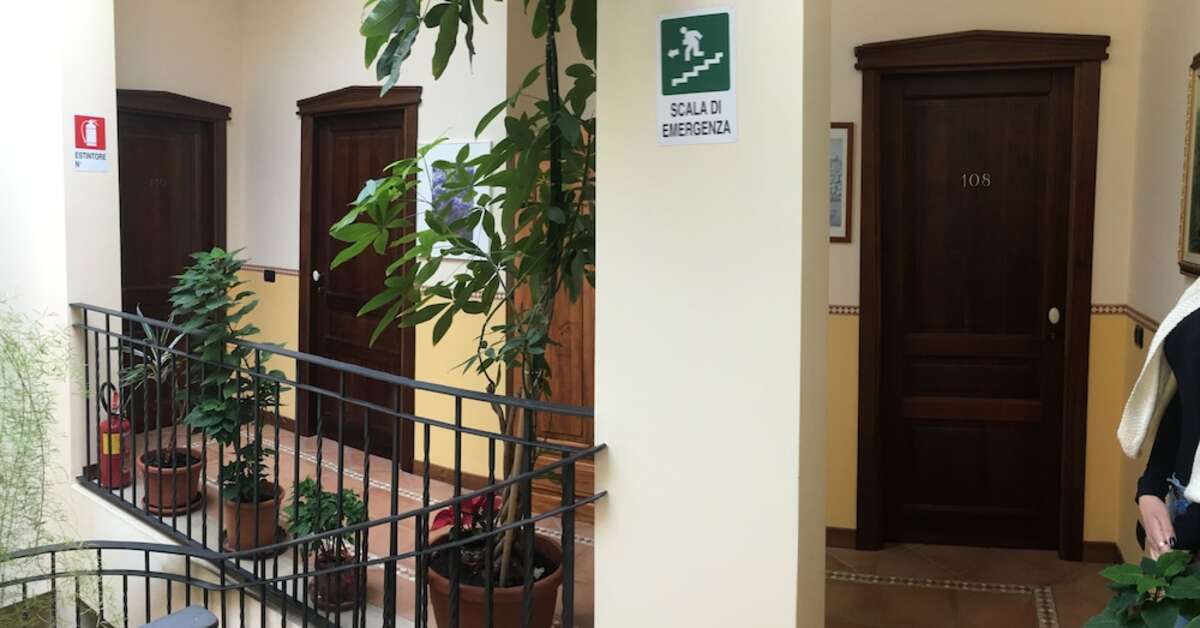 Een foto van de buitenkant van Hotel Il Barocco