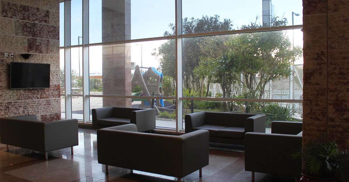 Een foto van het interieur van Tryp by Wyndham Lisboa Caparica Mar Hotel