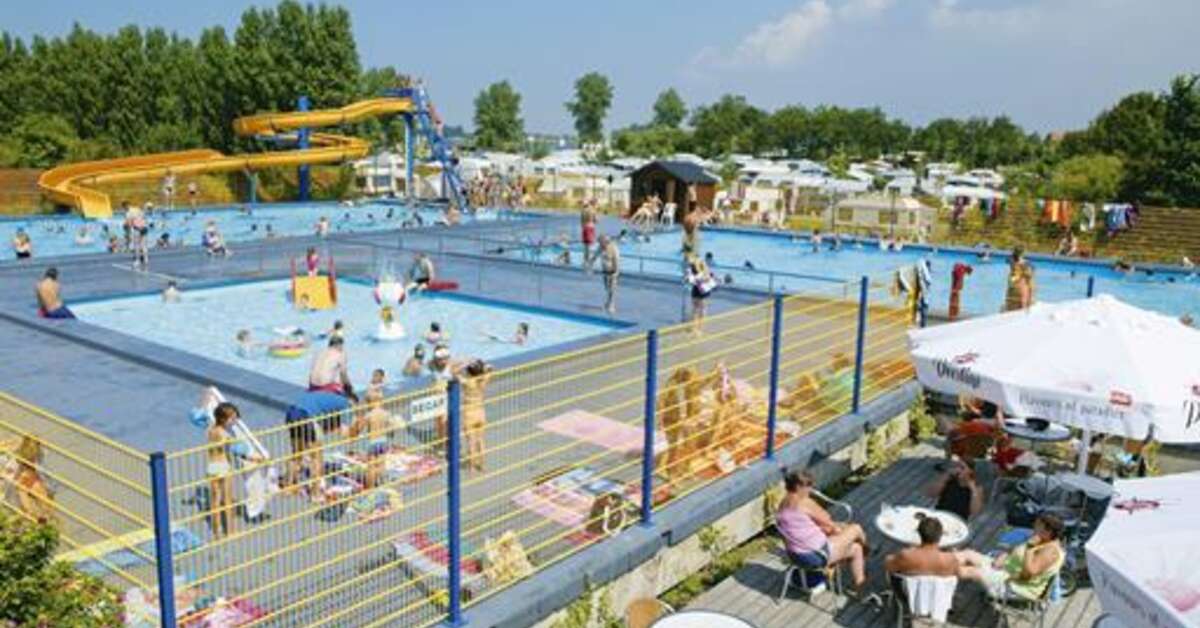Een foto van het zwembad bij Bestcamp Camping Nieuwpoort