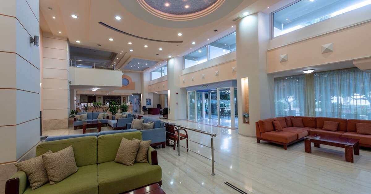 Een foto van het interieur van Sirene Beach Hotel