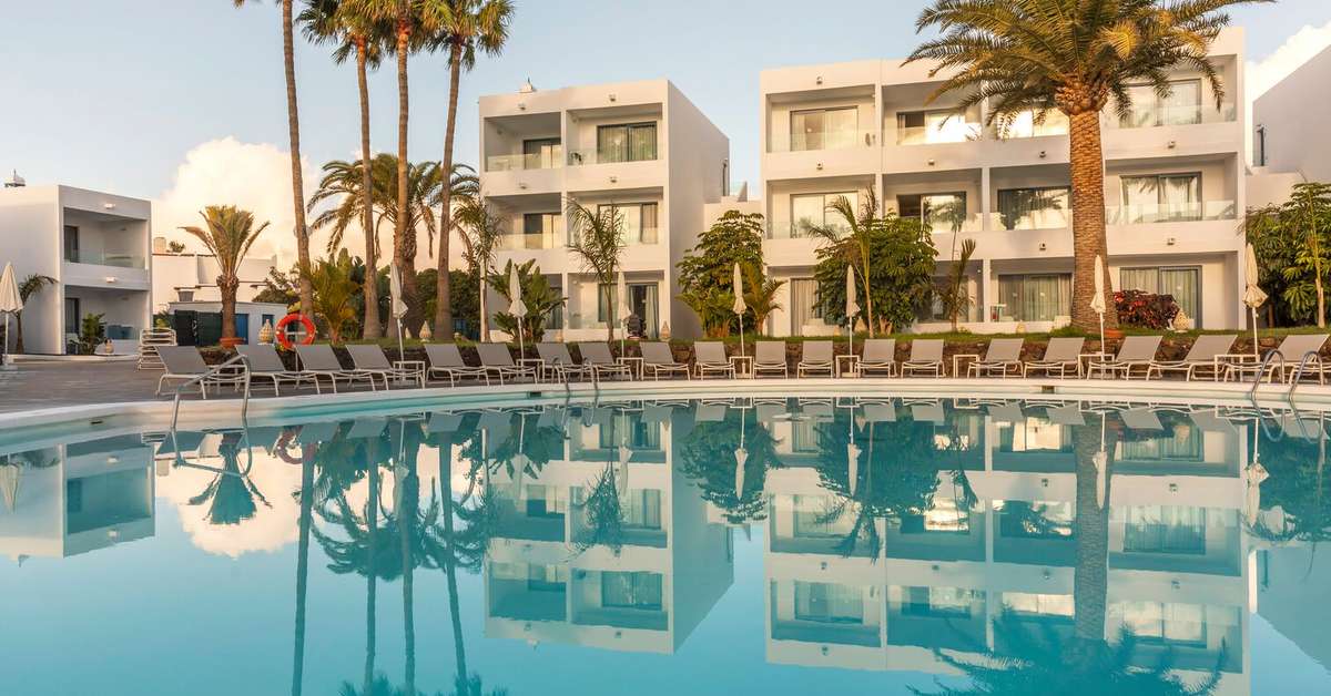 Een foto van het zwembad bij Oasis Lanz Beach Mate