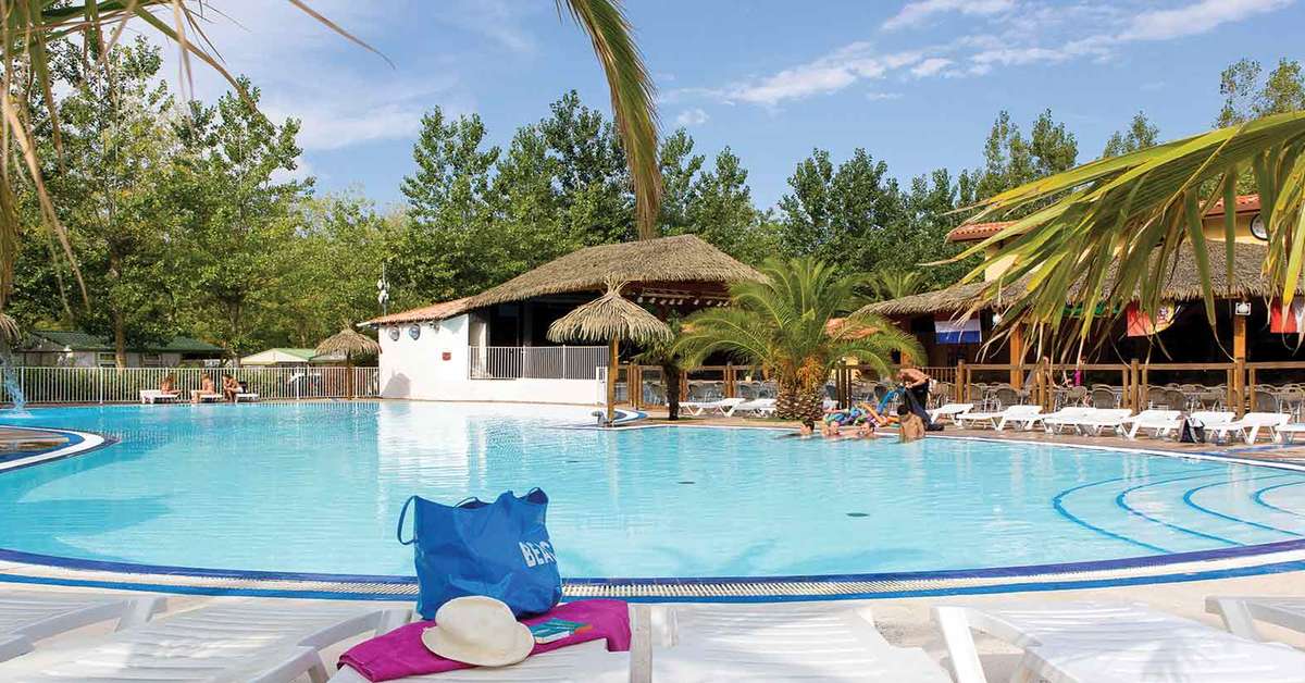 Een foto van het zwembad bij Camping Blue Bayou