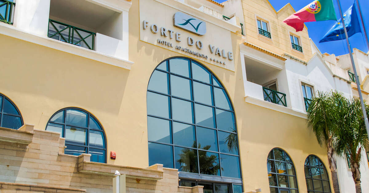 Een foto van de buitenkant van Grand Muthu Forte Do Vale