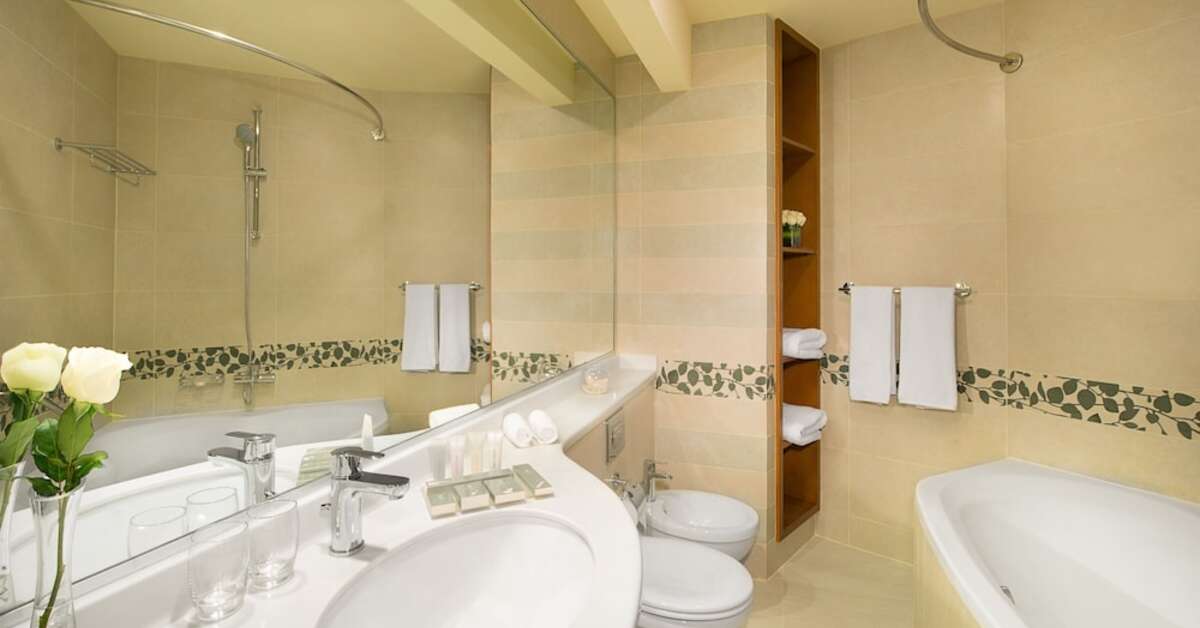 Een foto van City Seasons Towers