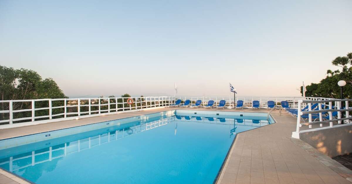 Een foto van het zwembad bij Panorama Seaview Appartementen