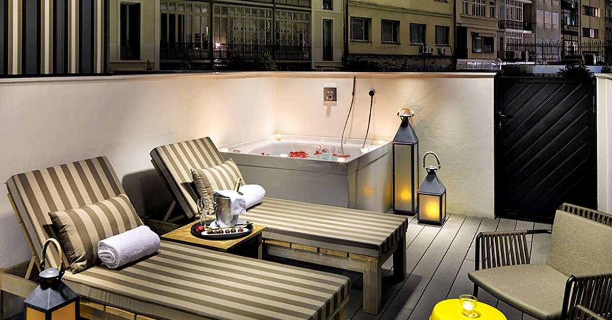 Ein Foto von der Terrasse im H10 Metropolitan