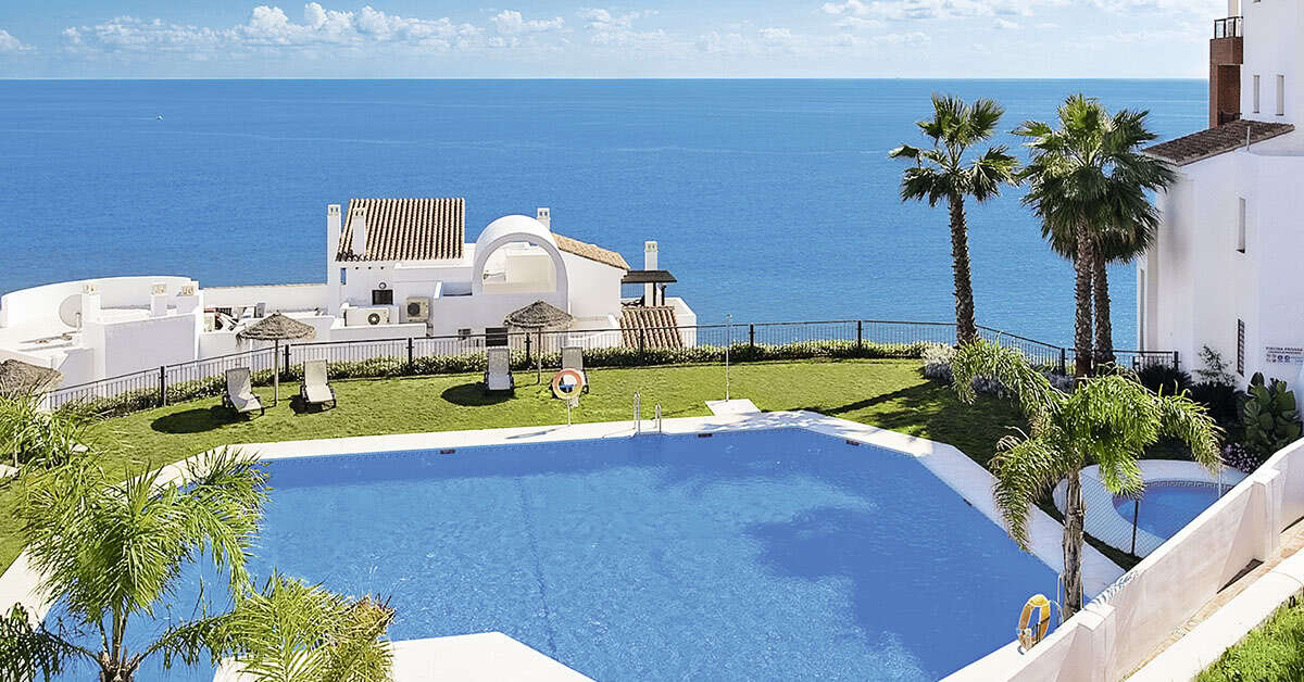 Een foto van het zwembad bij Olee Nerja Holiday Rentals