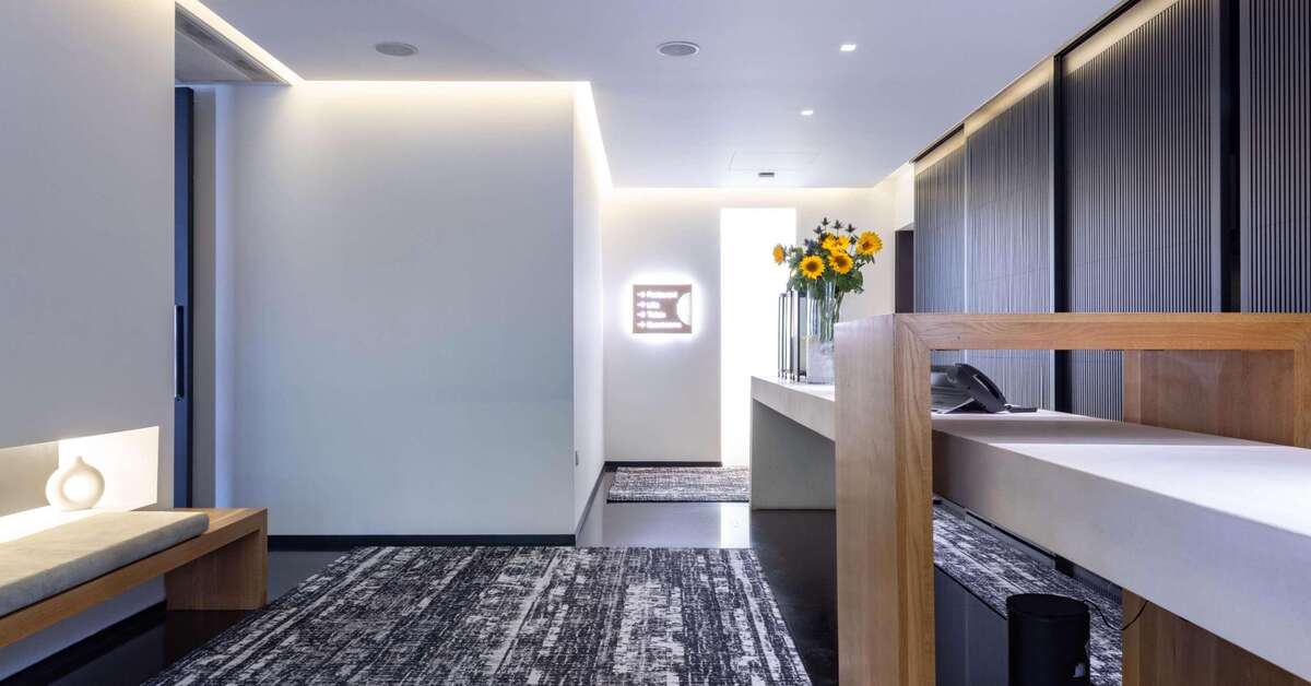 Een foto van La Suite West Hotel