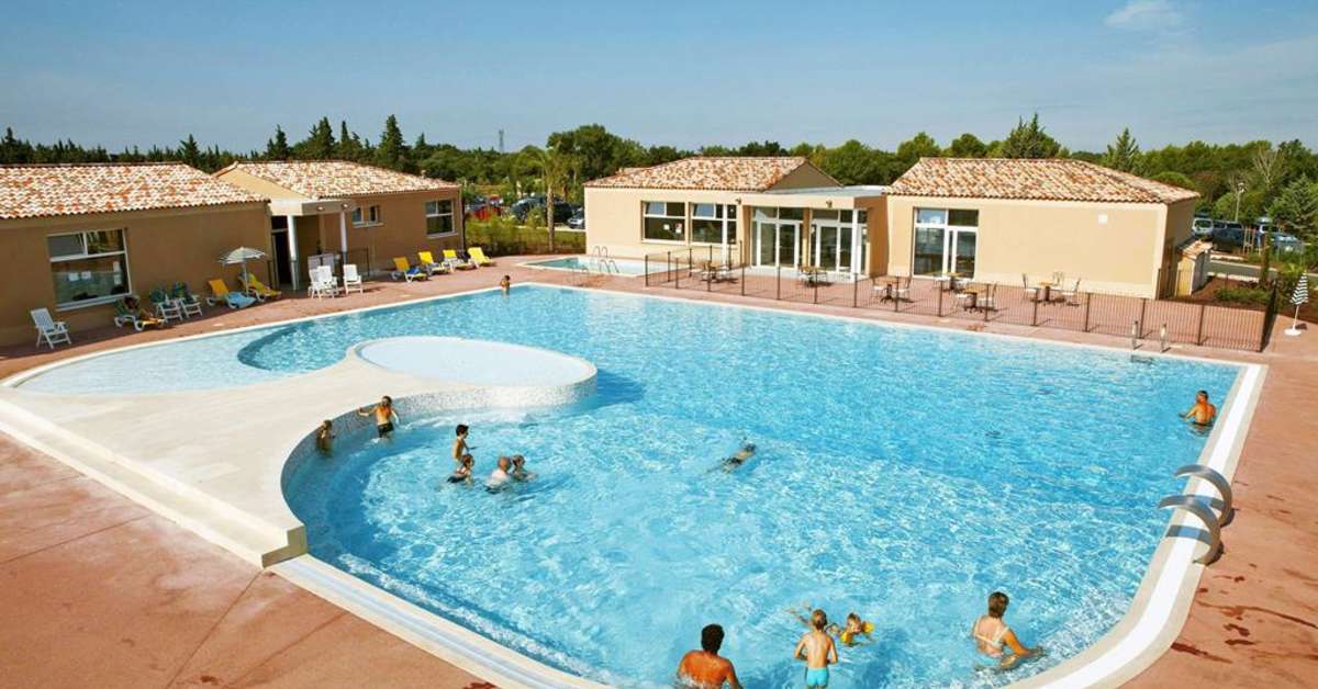 Een foto van het zwembad bij Residence Club MMV Les Demeures du Ventoux