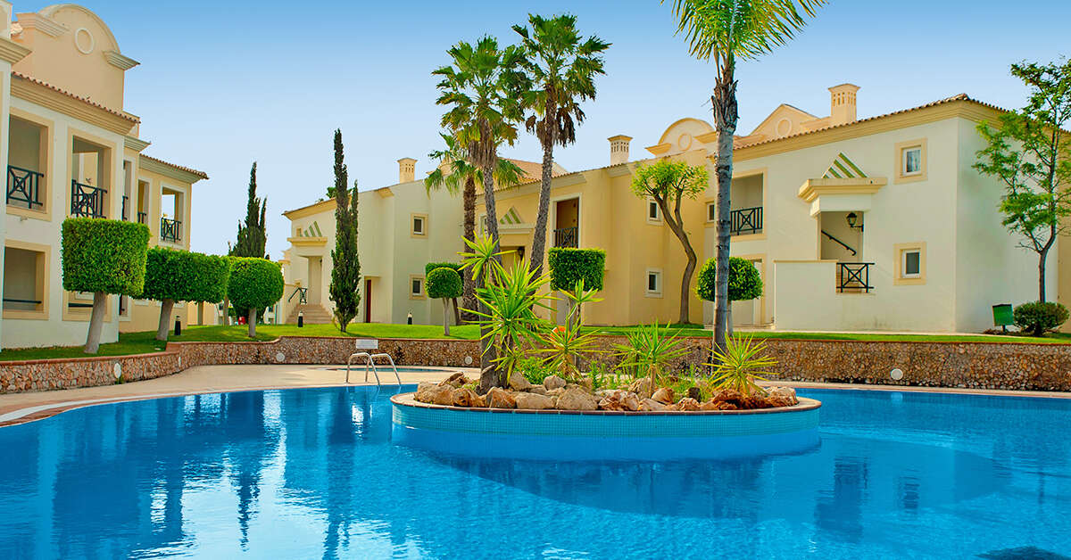 Een foto van het zwembad bij AP Adriana Beach Resort