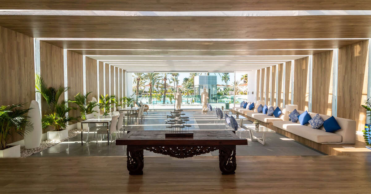 Een foto van het interieur van Hotel Livvo Dunagolf Suites
