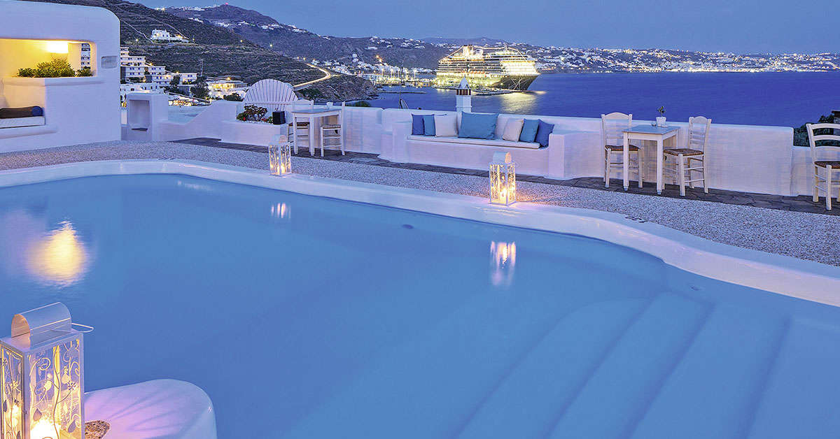 Een foto van het zwembad bij Mykonos Princess Hotel