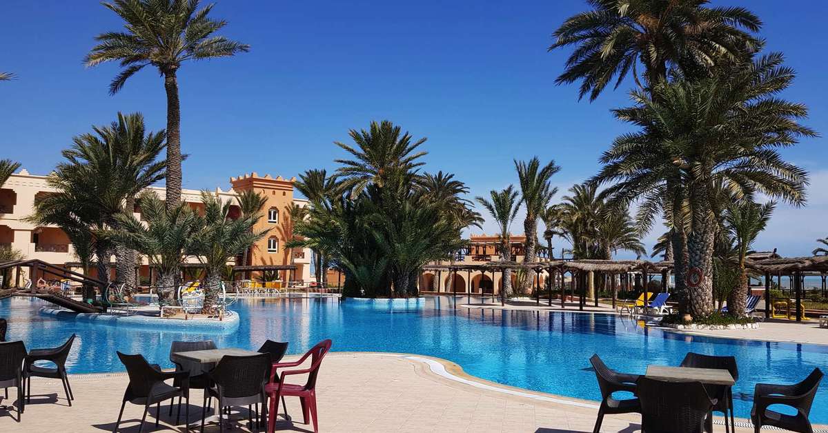Een foto van het zwembad bij Vincci Safira Palms