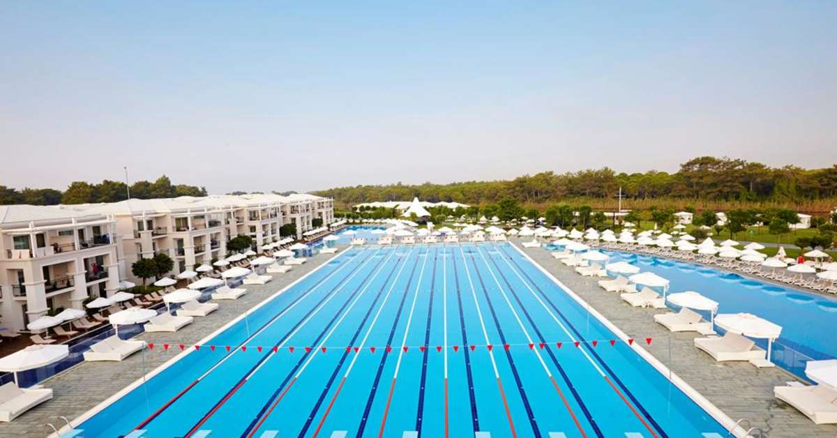 Een foto van het zwembad bij Titanic Deluxe Golf Belek