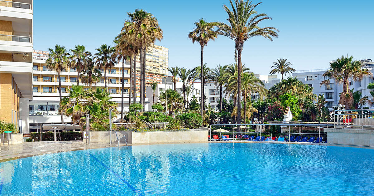 Een foto van het zwembad bij Sol Torremolinos Don Pablo