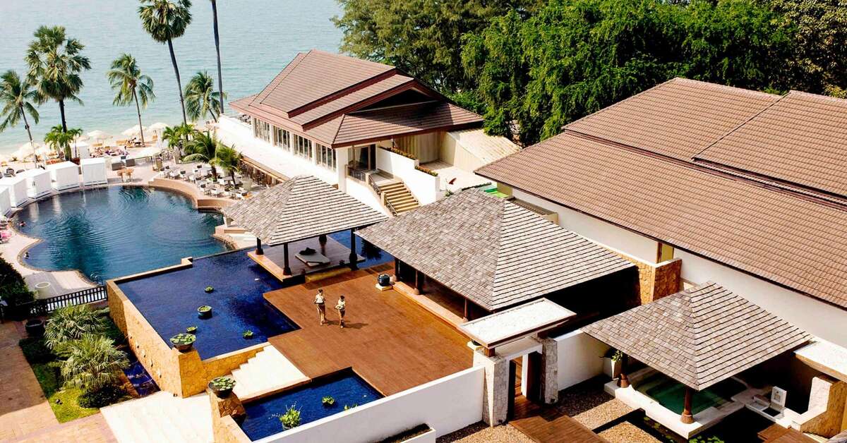 Een foto van het zwembad bij Pullman Pattaya Hotel G