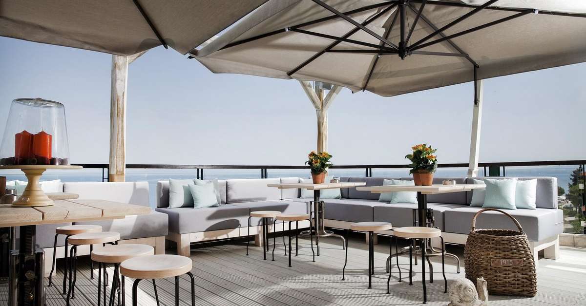 Een foto van het terras bij Rigas Boutique Hotel