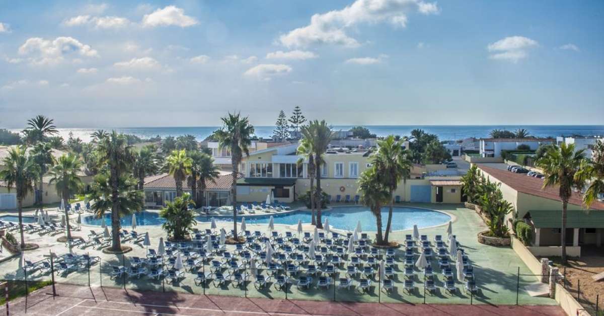 Een foto van het zwembad bij Marinda Garden