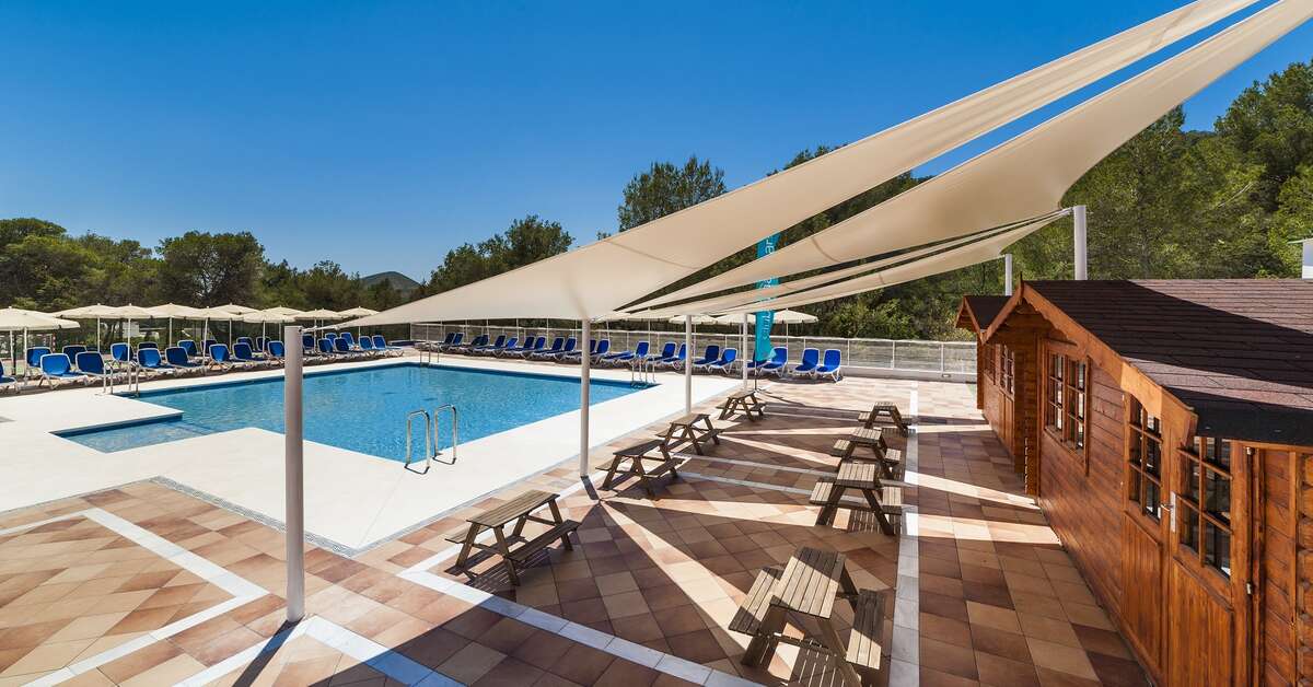 Een foto van het zwembad bij Globales Montemar Appartementen