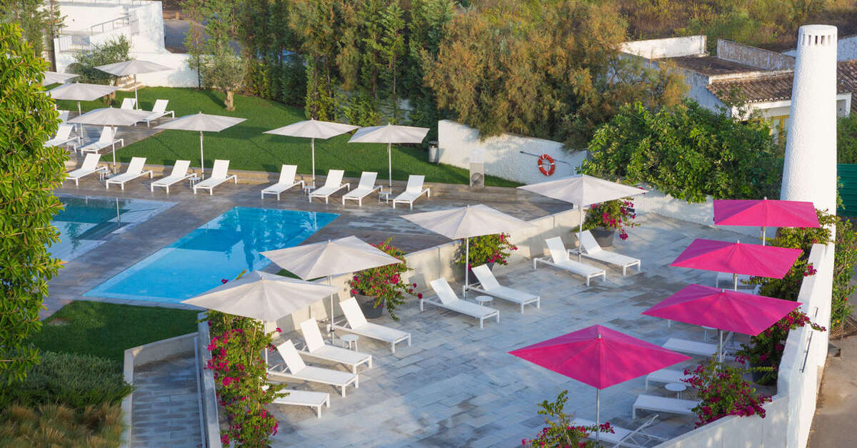 Een foto van het terras bij Ozadi Tavira Hotel