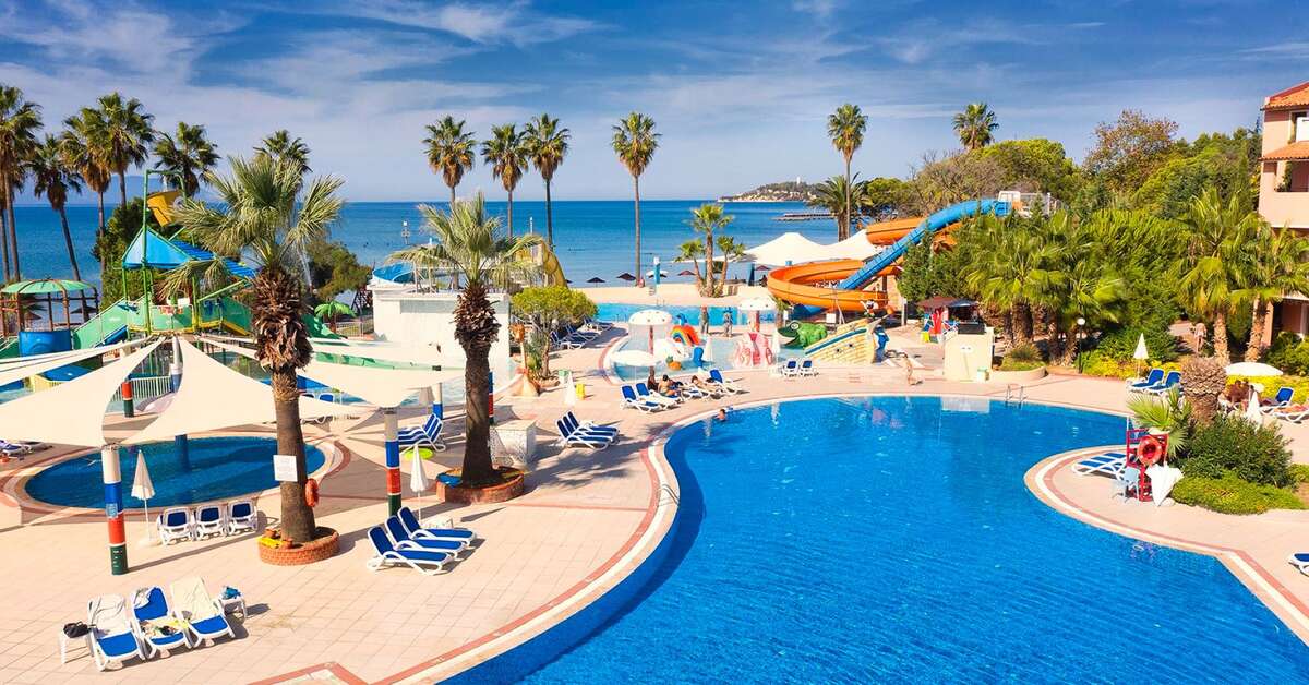 Een foto van het zwembad bij Ephesia Holiday Beach Club