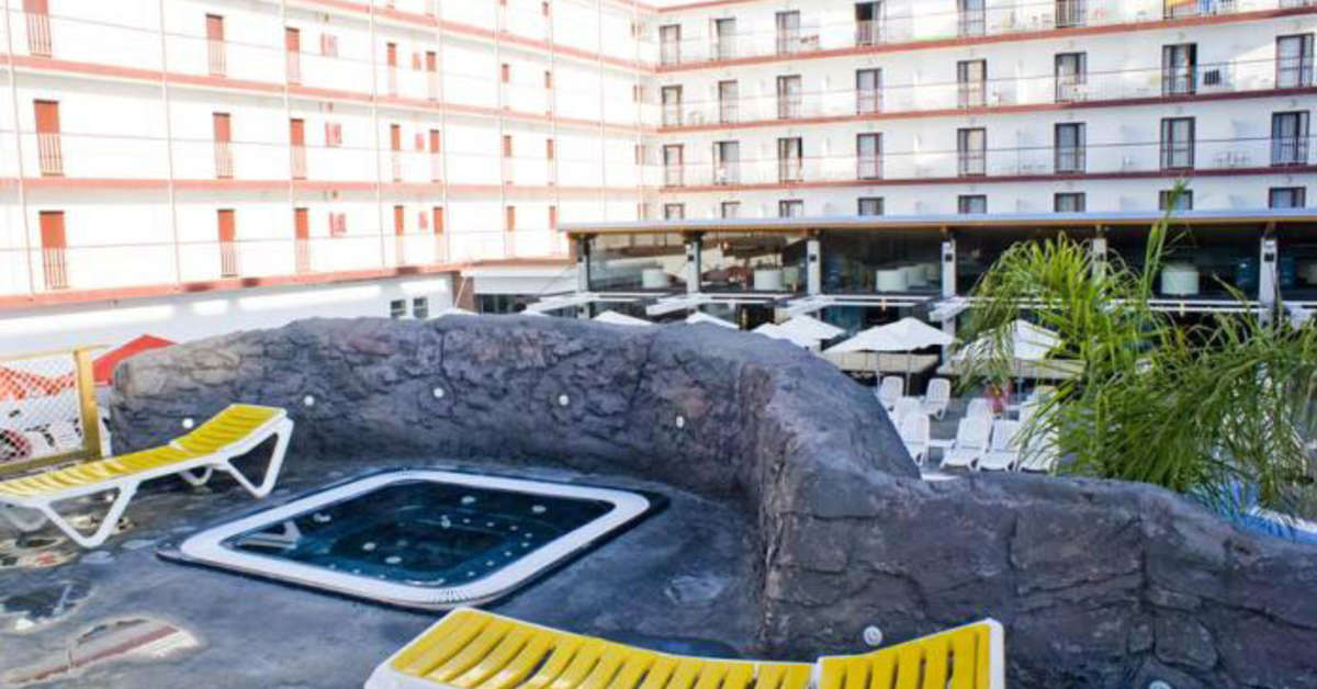Een foto van het zwembad bij Hotel Papi