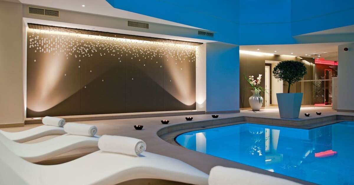 Een foto van het zwembad bij Porto Platanias Beach Resort & Spa