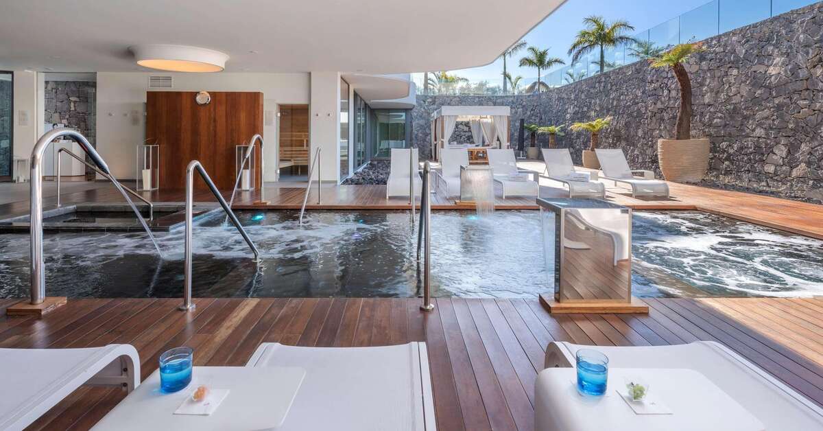 Een foto van het terras bij Royal Hideaway Corales Beach