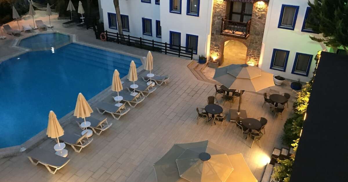 Een foto van het zwembad bij Hotel Atrium