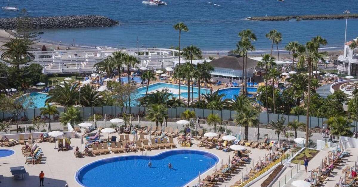 Een foto van het zwembad bij Hovima Costa Adeje