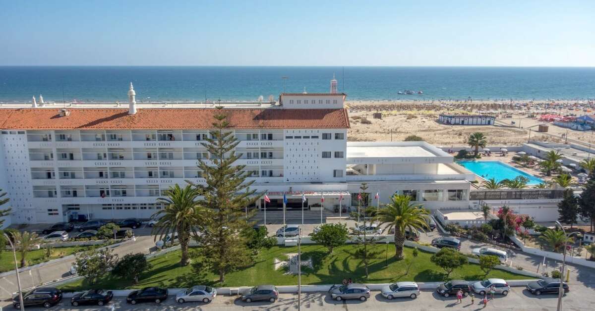 Een foto van de buitenkant van Hotel Vasco Da Gama