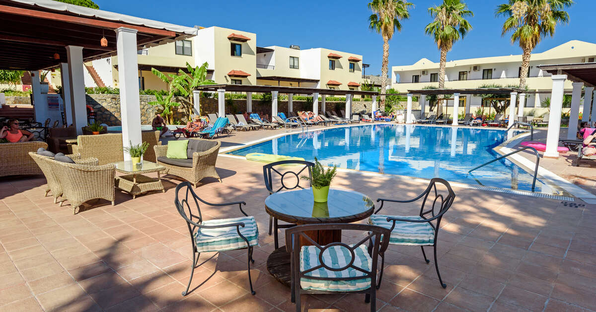 Een foto van het zwembad bij Pefkos Village Resort