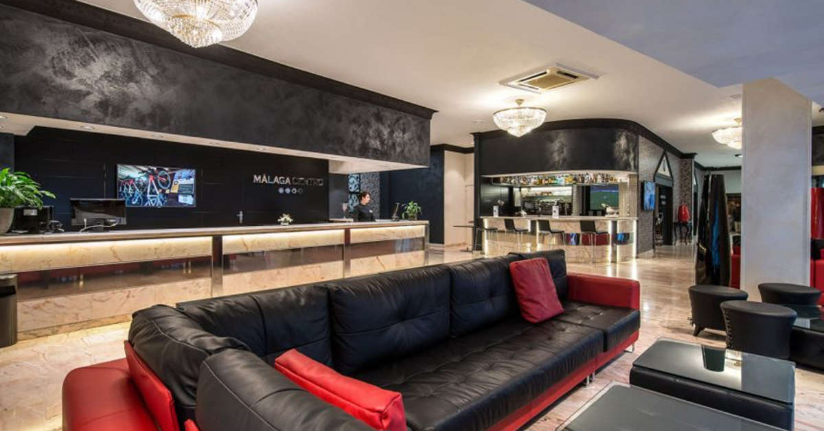 Een foto van het interieur van Salles Hotel Malaga Centro