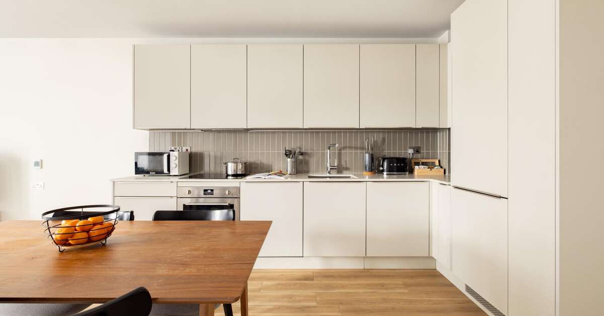 Een foto van Charles Hope London Croydon