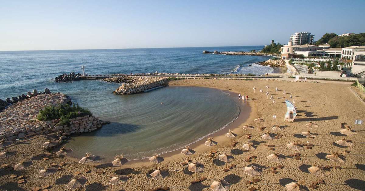 Een foto van Estreya Palace & Residence