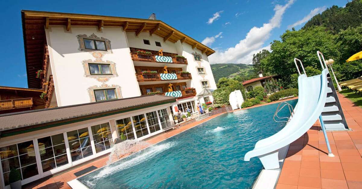 Ein Foto vom Pool im Landgut Zapfenhof