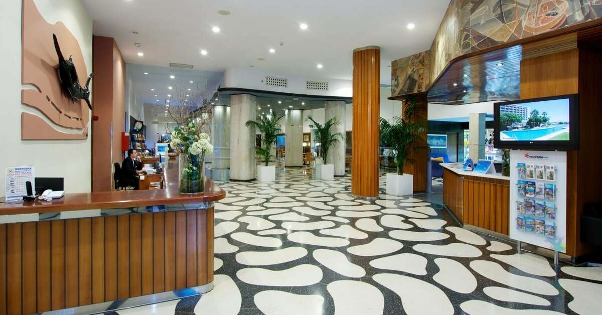 Een foto van het interieur van Hotel Pez Espada