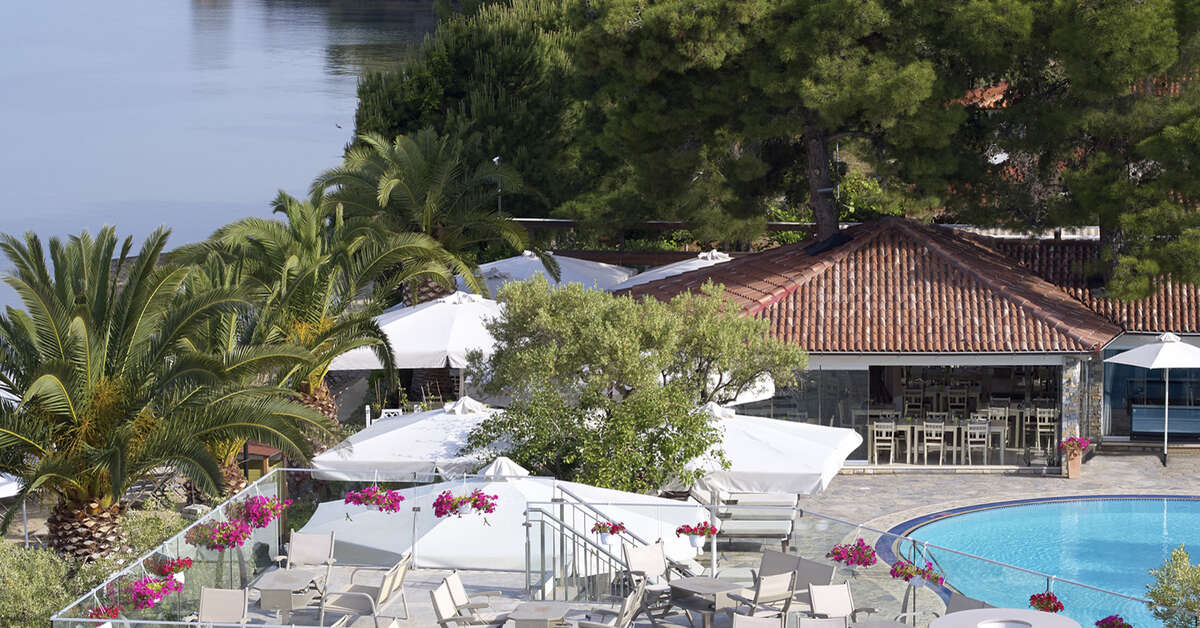 Een foto van het terras bij Anthemus Sea Beach Hotel & Spa