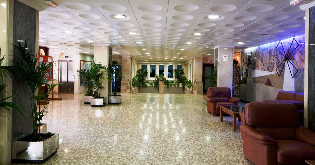 Een foto van het interieur van H-Top Molinos Park Hotel