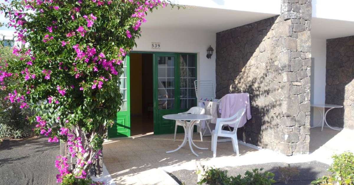 Een foto van de buitenkant van Appartementen Atlantis las Lomas