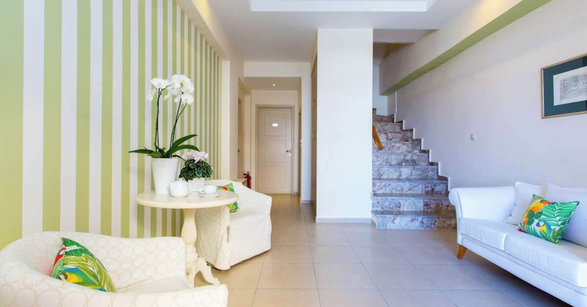 Een foto van het interieur van Ideon Hotel