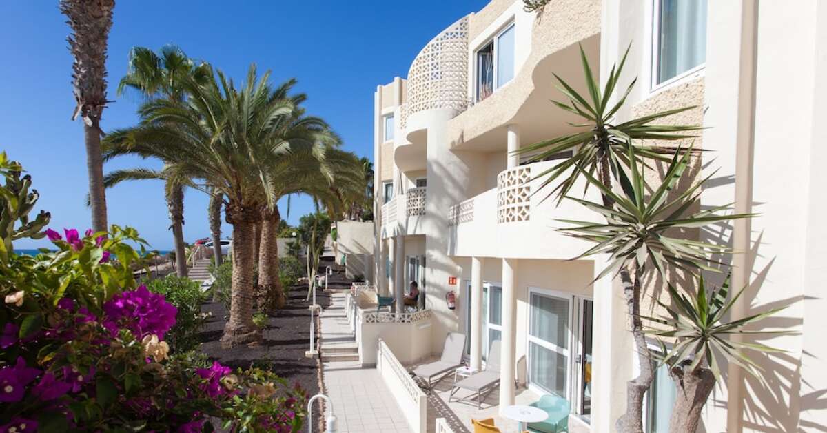 Een foto van de buitenkant van R2 Maryvent Beach Appartementen