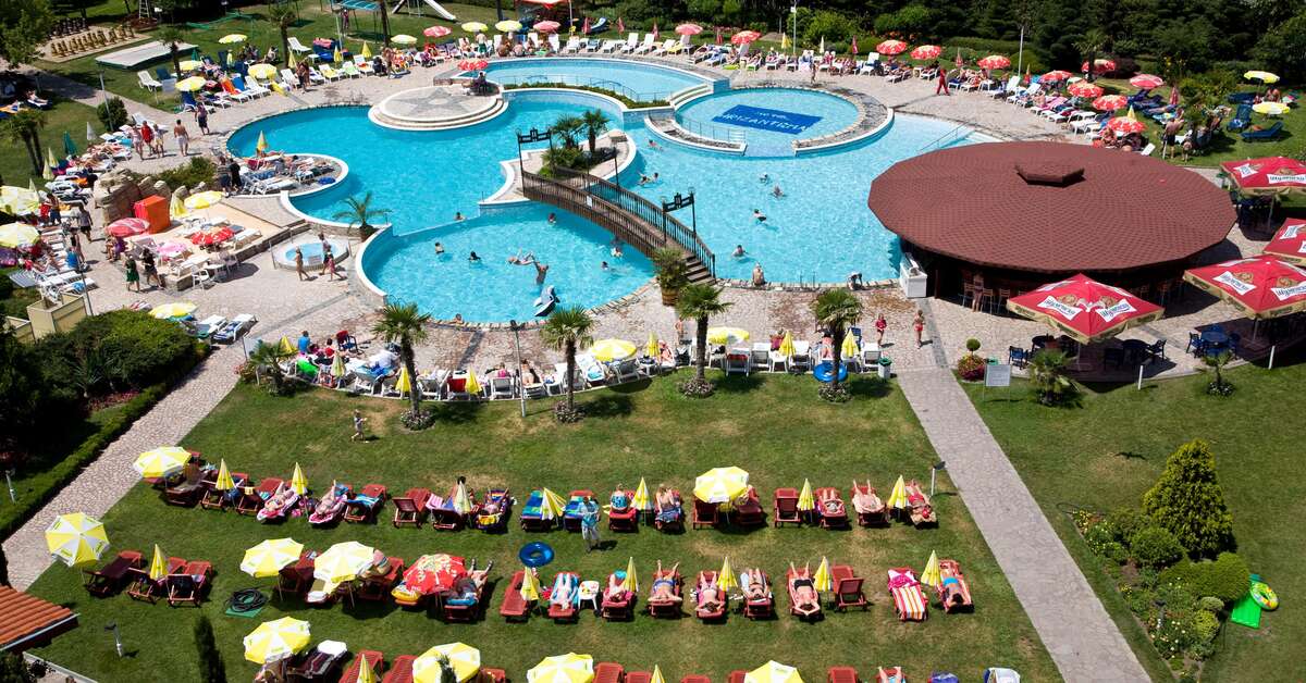Een foto van het zwembad bij Hotel Hrizantema