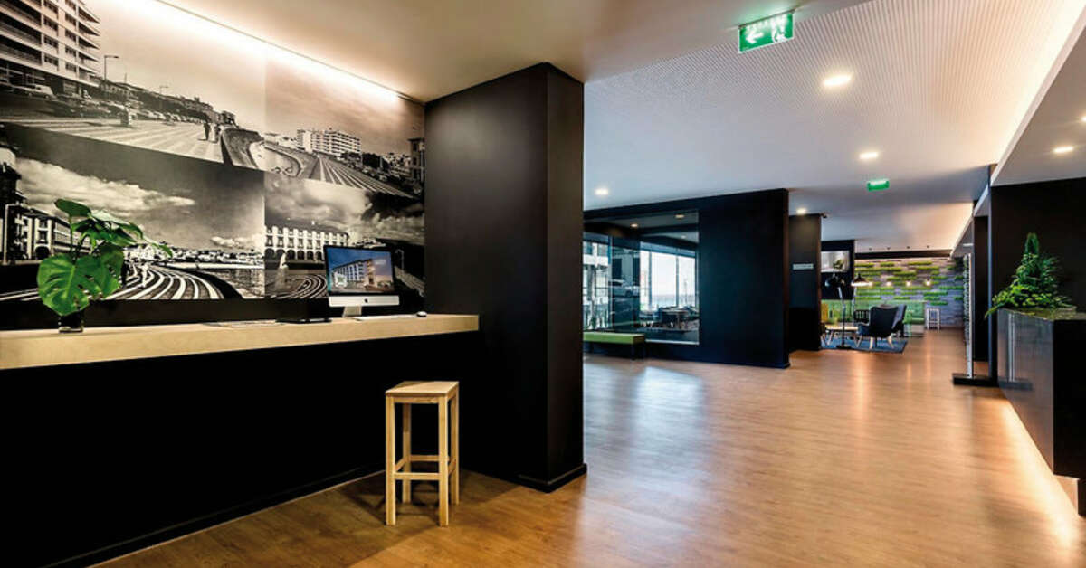 Een foto van de faciliteiten bij Neat Hotel Avenida