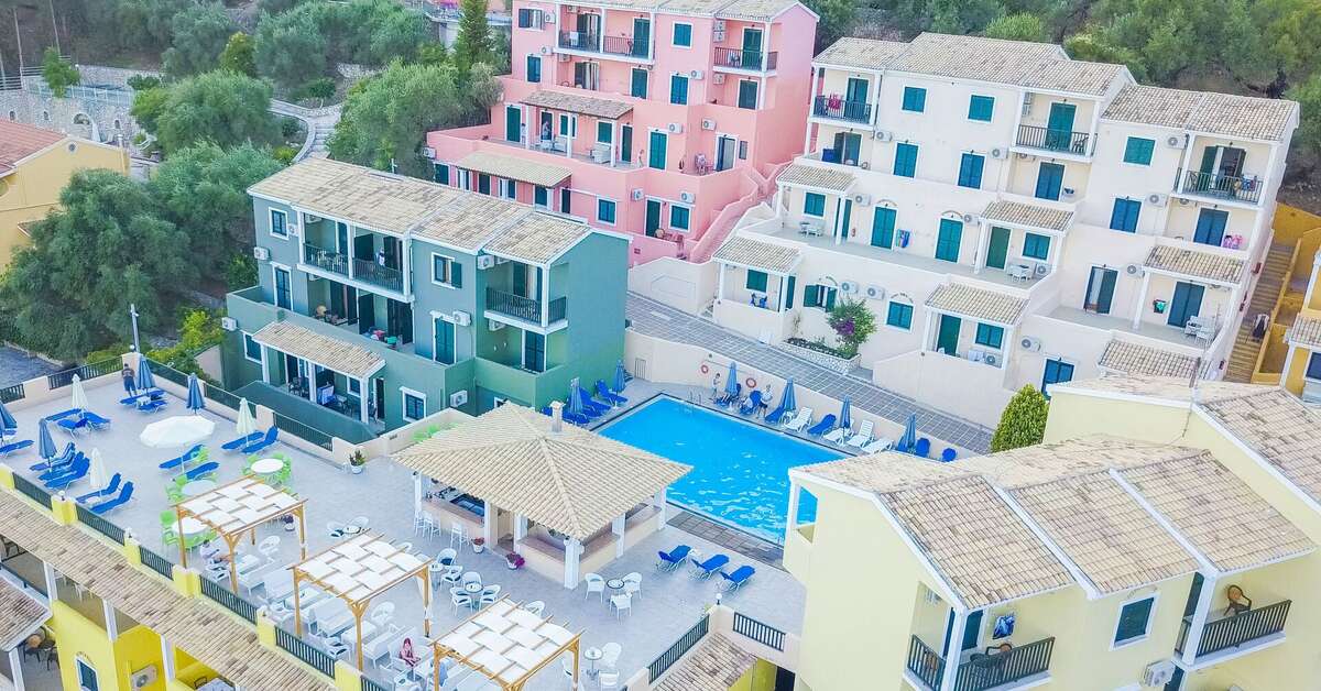 Ein Foto vom Pool im Corfu Aquamarine Hotel