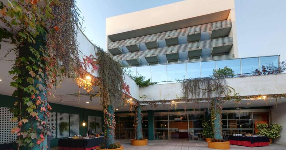 Een foto van de buitenkant van Sol Port Cambrils Hotel