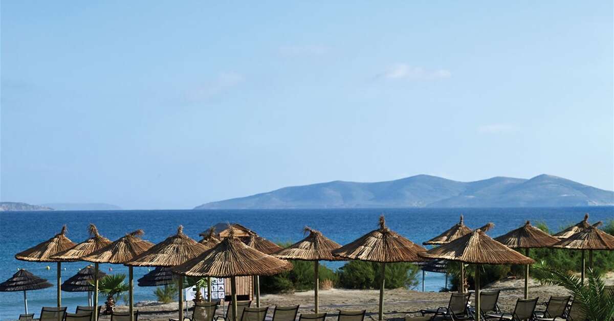 Een foto van het strand bij Magic Life Marmari Palace Imperial