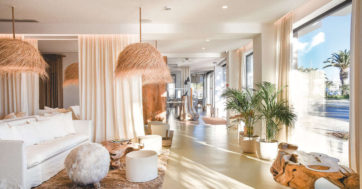 Een foto van het interieur van Lagos Avenida Hotel